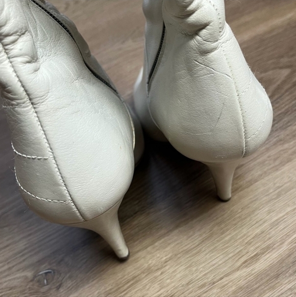 Elegant White Knee-High Women's Boots - Picture 4 of 12